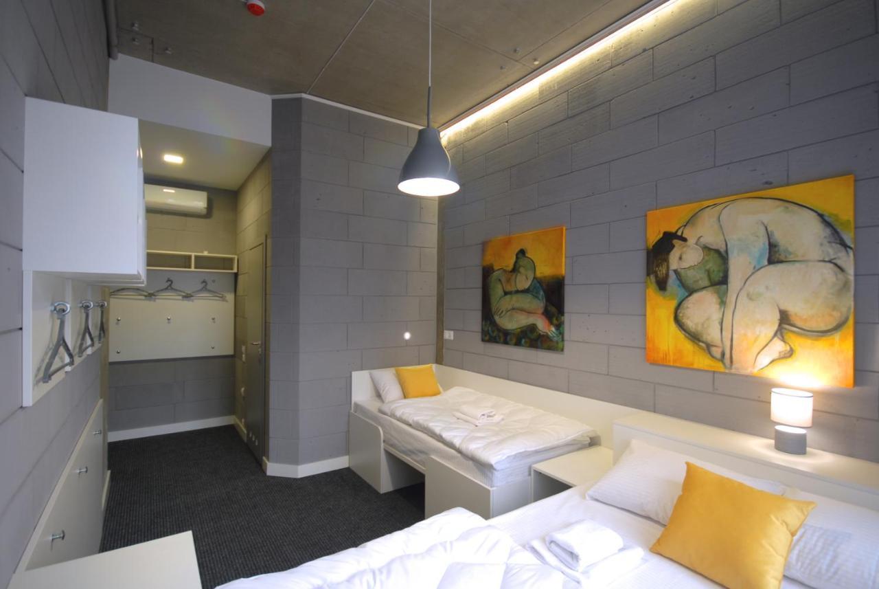 Cubby Hotel Leopoli Esterno foto