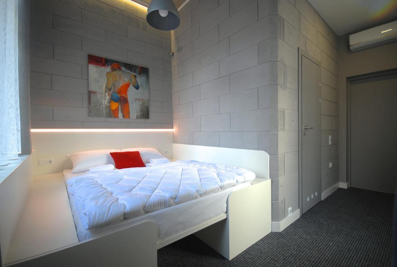 Cubby Hotel Leopoli Esterno foto