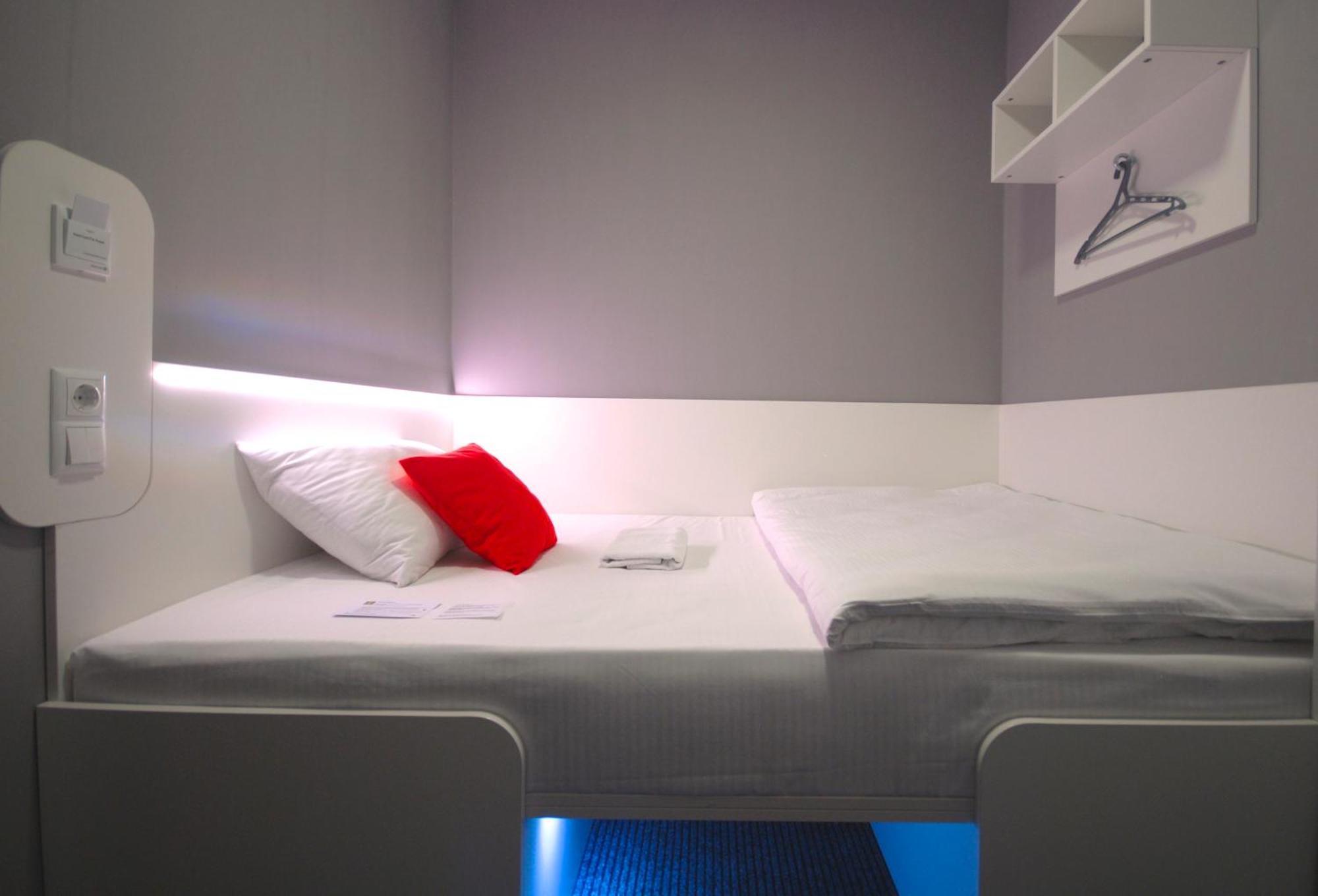 Cubby Hotel Leopoli Esterno foto